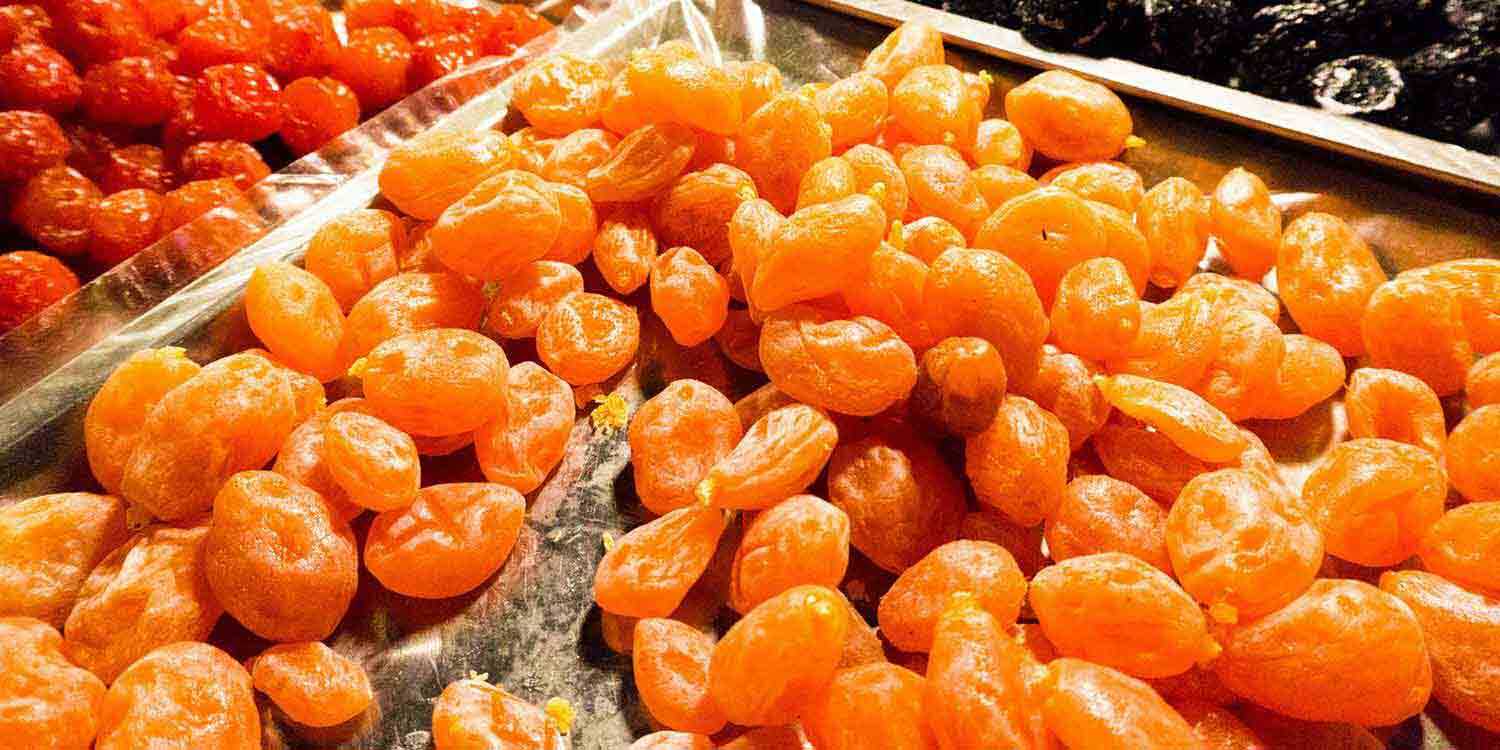 Which Preservatives Should Be Used For Preserving Dried Fruits?